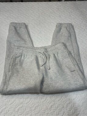 Aritzia TNA Cozy Fleece Boyfriend Sweatpants Light Heather Grey Size Small